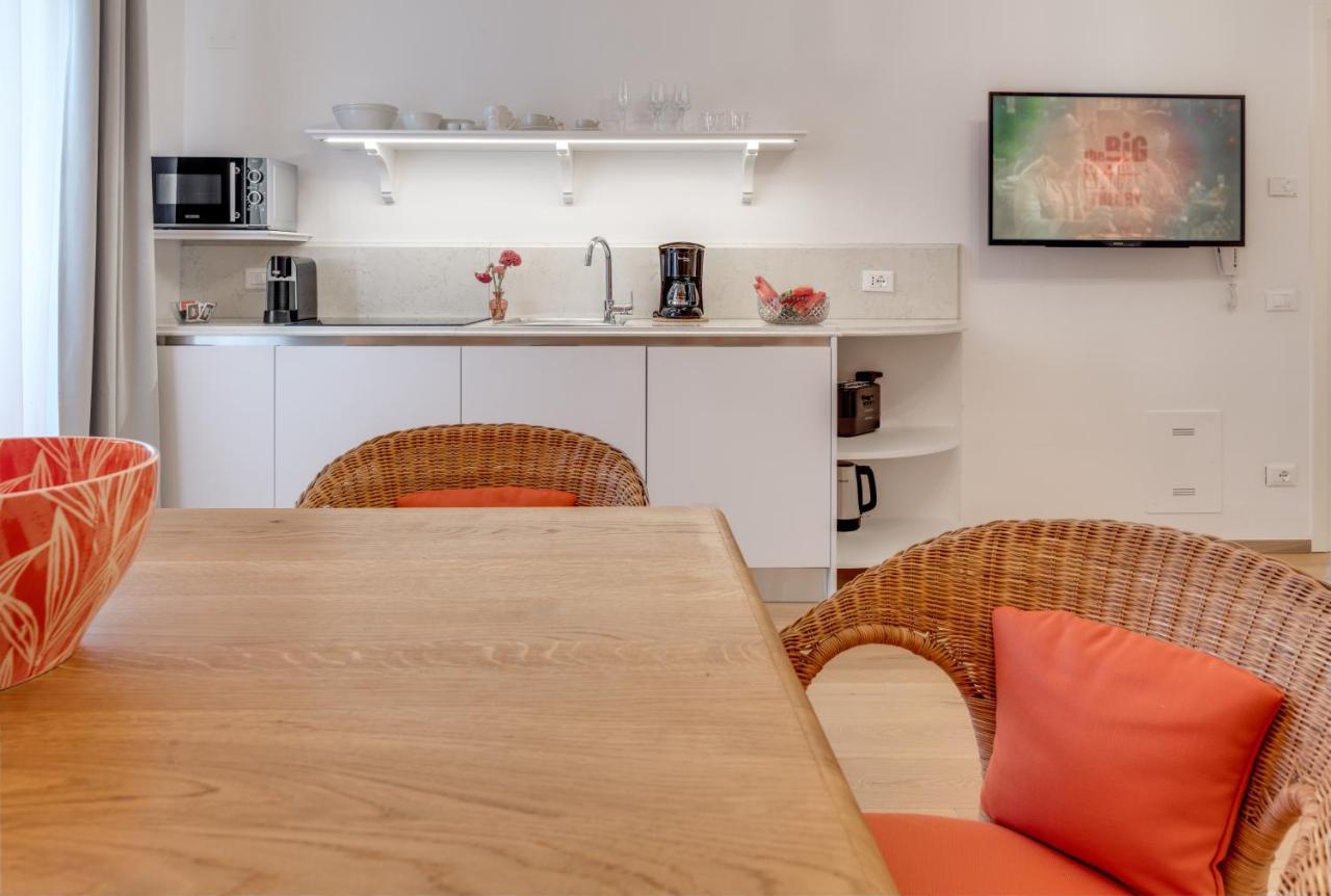 Rambaldi Apartments In Casa Nr 6 With Shared Terrace Bardolino Bagian luar foto