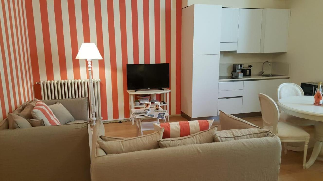 Rambaldi Apartments In Casa Nr 6 With Shared Terrace Bardolino Ruang foto